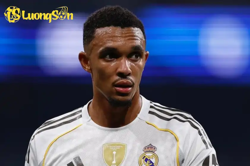 Arnold đang có phong độ không tốt tại Real Madrid