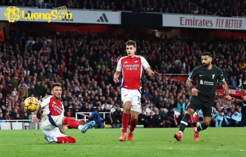 Liverpool và Arsenal có thành tích đối đầu gần như cân bằng nhau