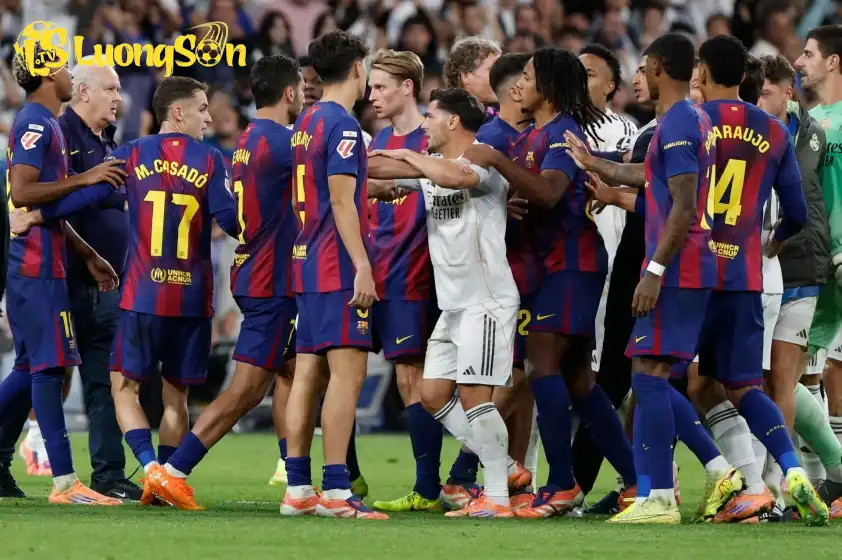 Hình ảnh đáng quên của Barca trước Real