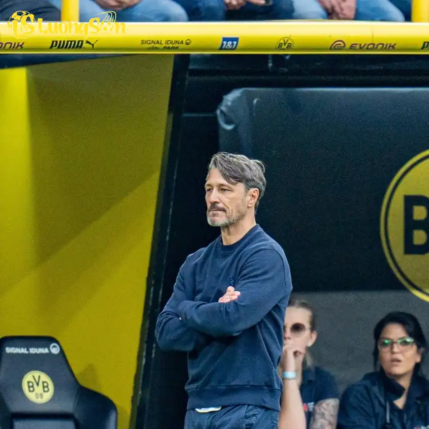 HLV Niko Kovac bảo vệ học trò sau sai lầm chết người