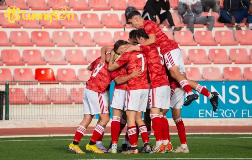 U21 Gibraltar thường xuyên để lộ khoảng trống lớn ngay trước vòng cấm
