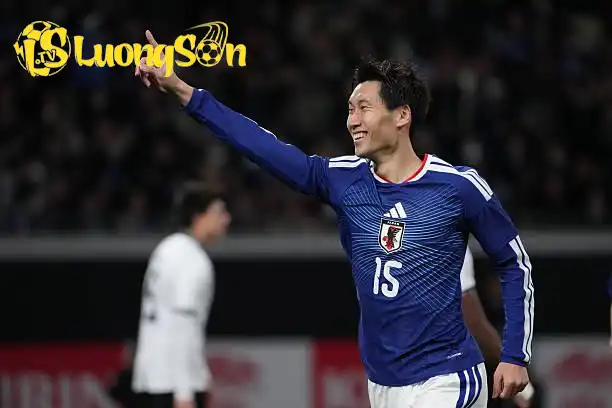 Kamada Daichi sớm mở tỷ số ngay ở phút thứ tư