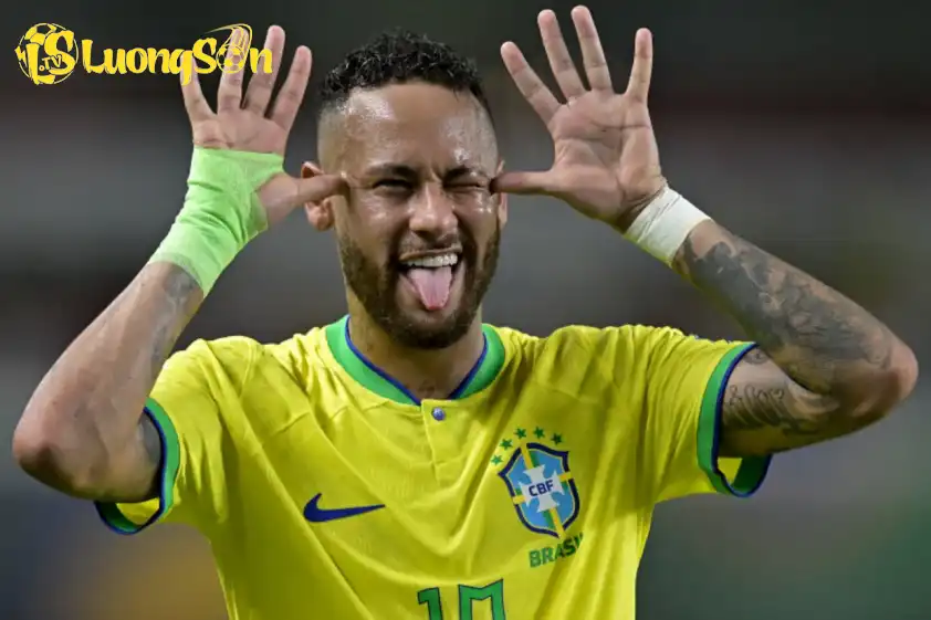 Neymar đang đứng trước cơ hội cuối cùng để có thể lên tuyển.(Ảnh: Mirror)