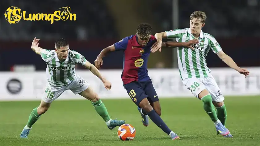 Barca đang hừng hực khí thế, liệu Betis có cản nổi?
